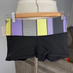 lululemon athletica Reversible Wunder Biker Short 2.5 inch